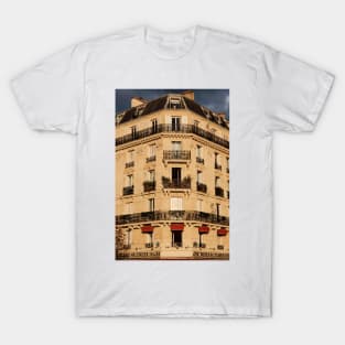 Parisian Building Facades - 4 © T-Shirt